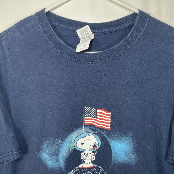 Snoopy Moon Landing Anniversary T Shirt Adult Size XL Navy Blue Gildan Tag USA - Picture 3 of 10